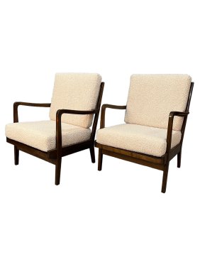 Discover our meticulously selected pair of exquisite Mid Century mahogany lounge chairs, thoughtfull