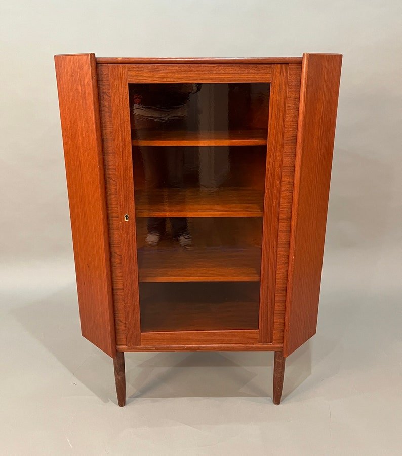 Mid-Century Teak Corner Cabinet (1 of 8)