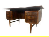 Mid Century Rosewood Desk with (6) Drawers