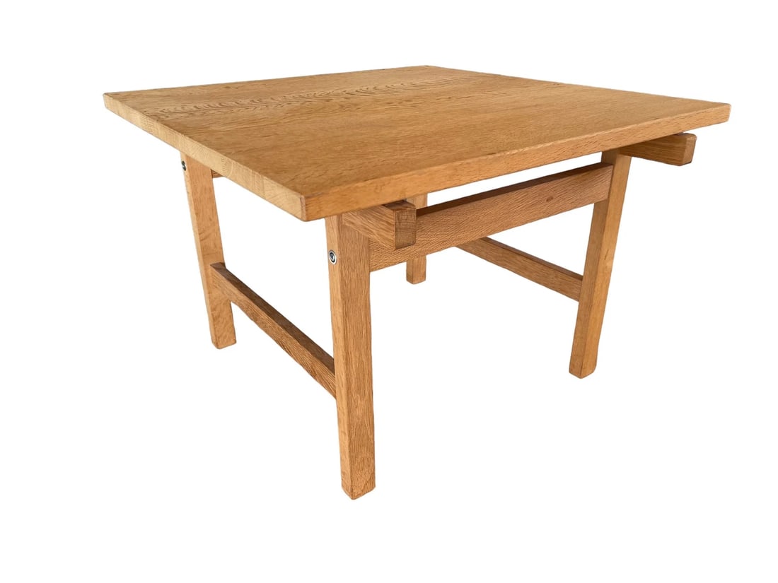 Mid-Century Hans J Wegner coffee/end table in solid oak: Mid-Century Modern Hans J Wegner coffee table in solid oak (Singed)Dimensions: L27.5 x W27.5 x H19 inchesVisit our 10,000-square-foot, 3-story showroom in Kingston, NY which features mid-century Danis