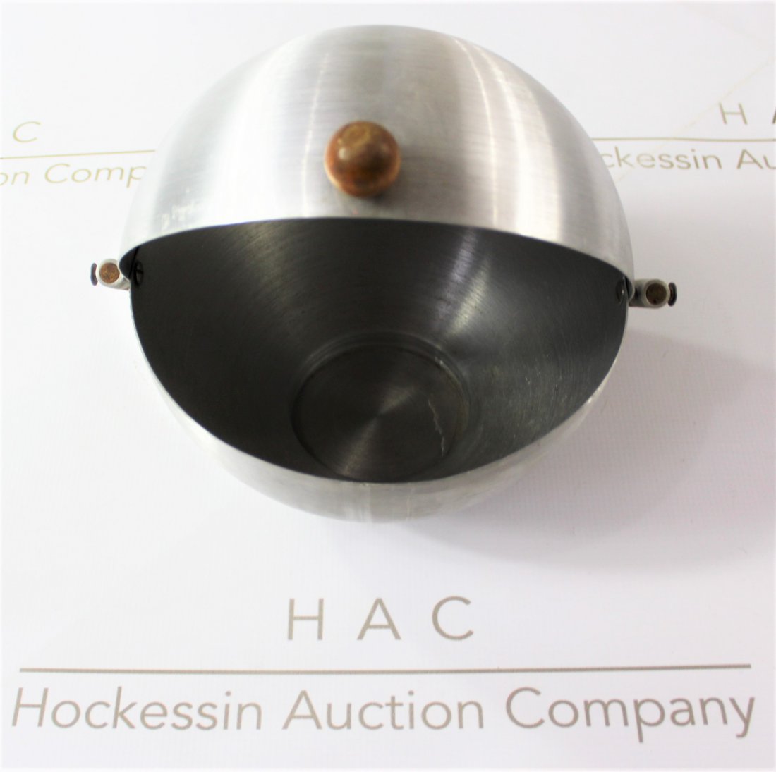 Russel Wright: Russel Wright Ice Bucket.