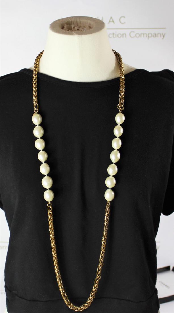 Chanel Pearl Necklace (1 of 5)