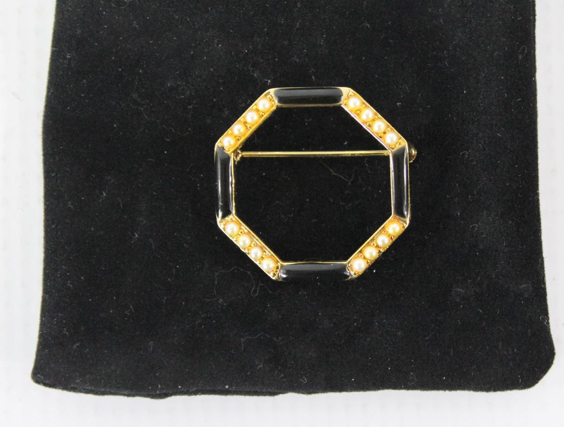 Black Onyx Stone Brooch (1 of 2)