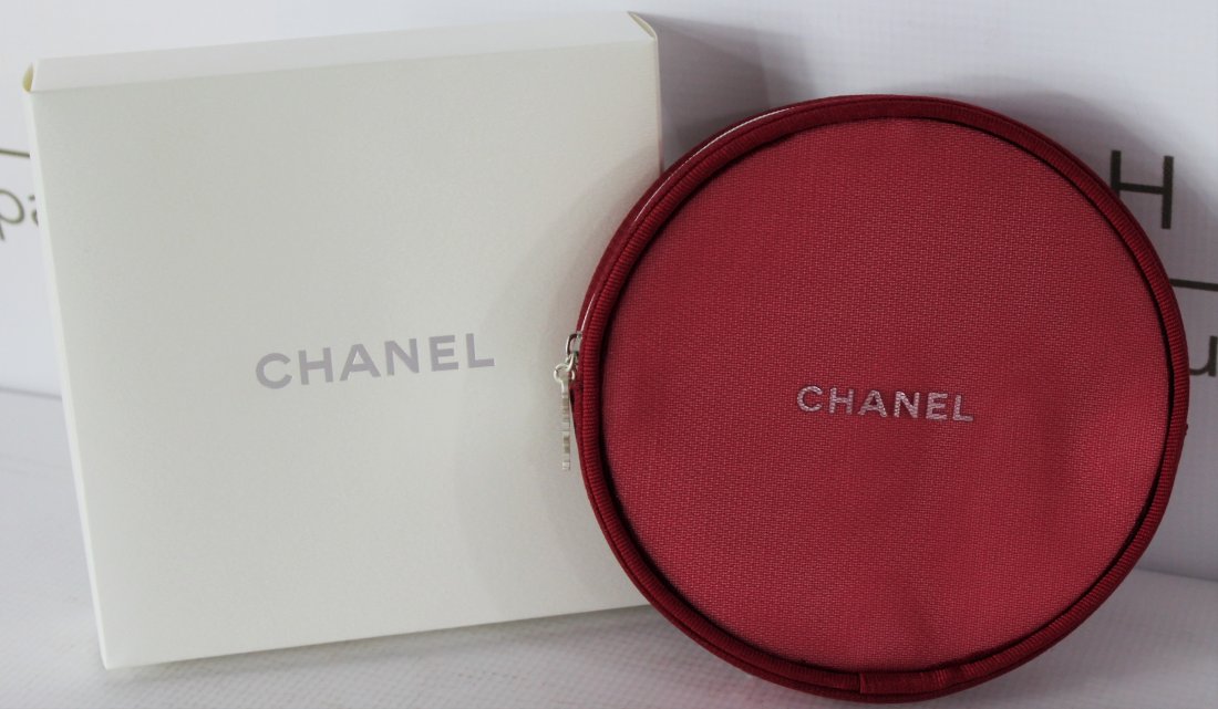 Chanel Make Up Bag (1 of 8)