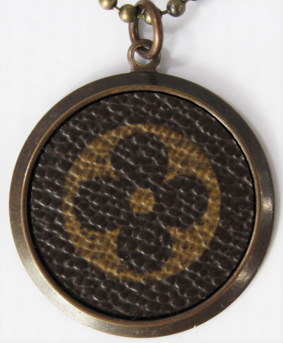 Louis Vuitton Necklace (1 of 4)
