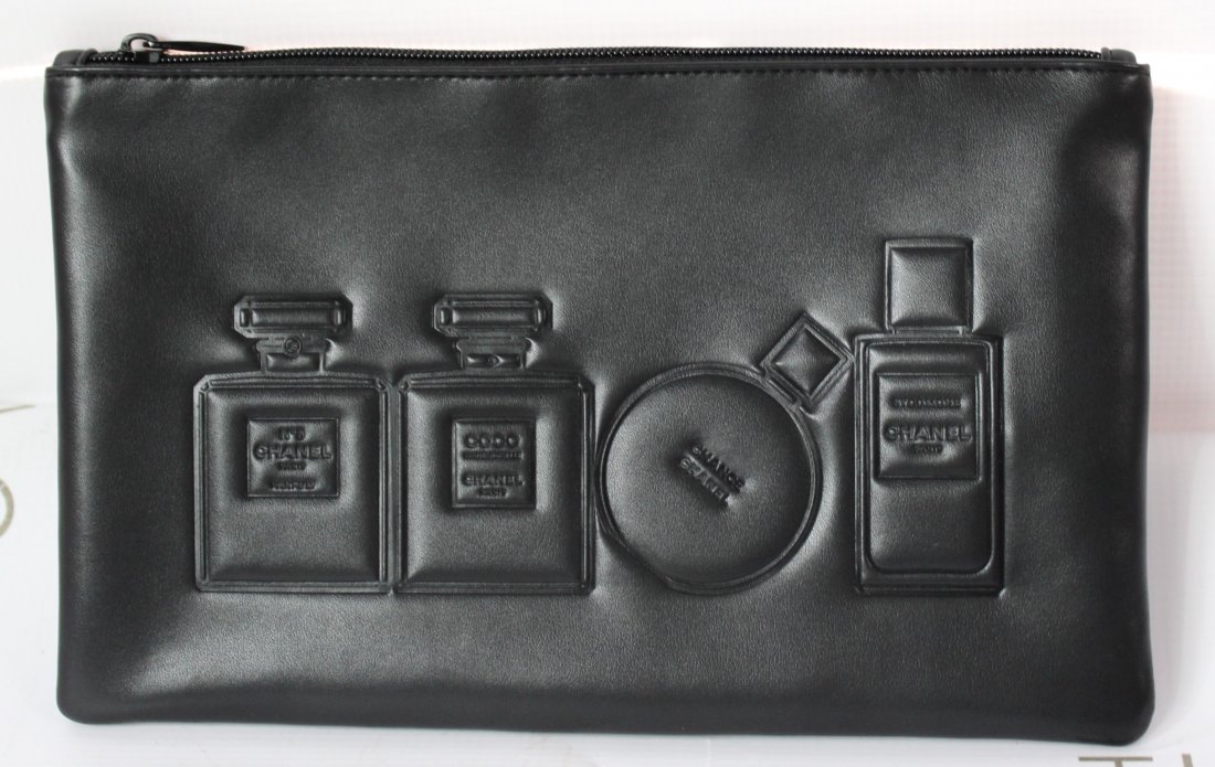Chanel Make Up Bag (1 of 5)