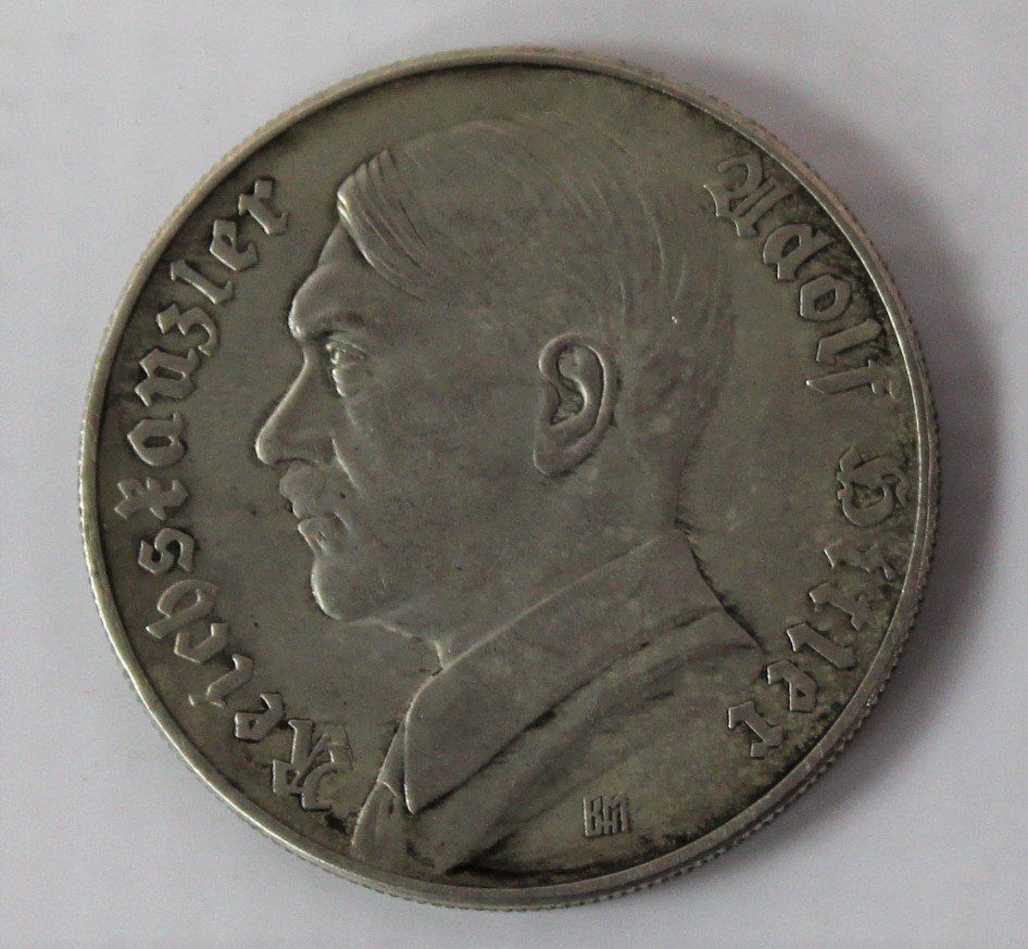 Adolf Hitler Coin: Adolf Hitler Exonumia Coin. Dimensions 1.5 inches.