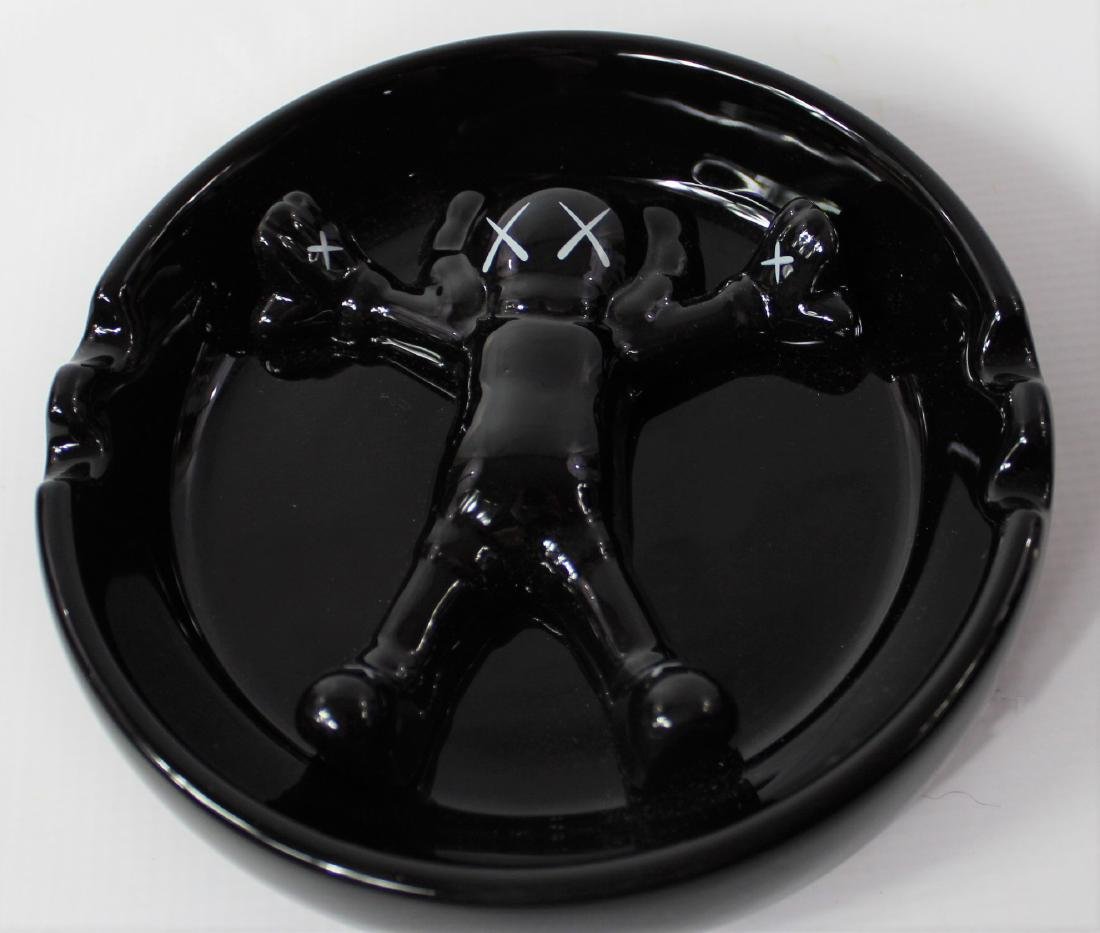 KAWS ×Original Fake ×gallery1950 Ashtray Kaws X Gallery 1950 Original Fake Ashtray