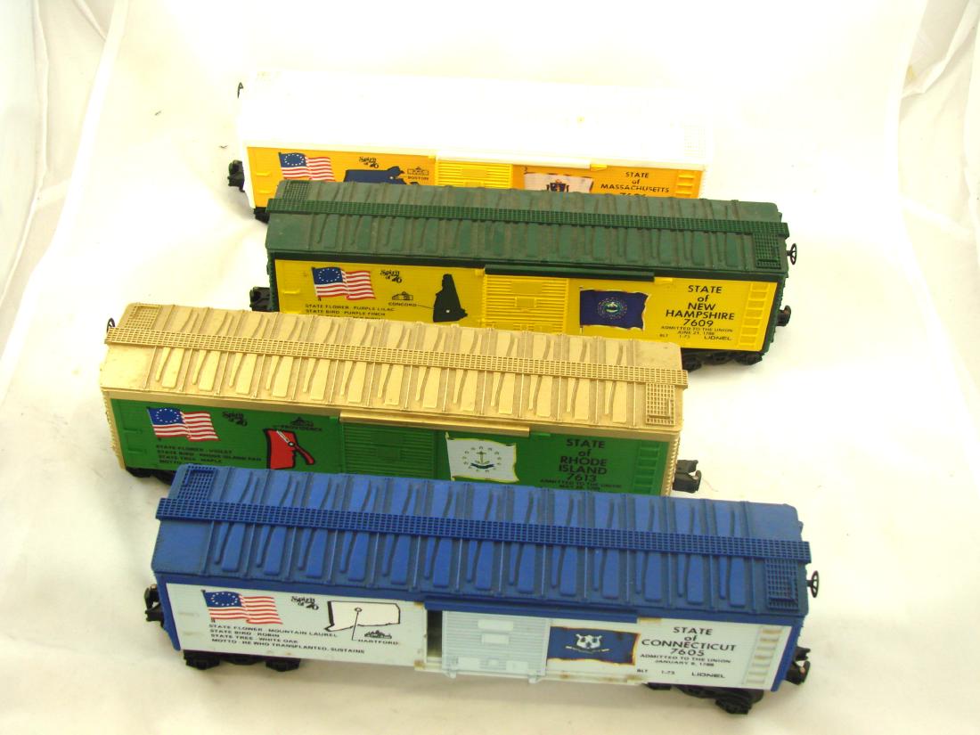 (4) LIONEL SPIRIT OF '76 BOX CARS: 7605 Connecticut; 7606 Massachusetts; 7609 New Hampshire; 7613 Rhode Island; box length L-13"; EX-NM