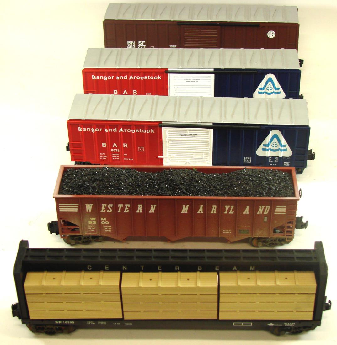 (5) LIONEL CARS: Original boxes; (1) 9300 Western Maryland 3 bay hopper with load 6-17129; (1) Modern box car BNSF 6-17251; (1) Bangor & Arrostook Modern box car, 6-17287; (1) bar boxcar L-17287; (1) Western Pacific, 