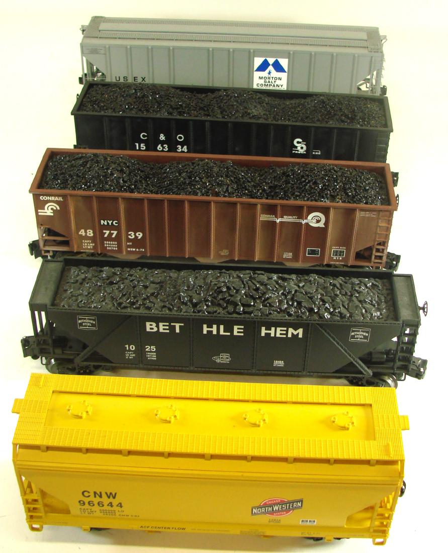 (5) LIONEL HOPPER CARS (1 of 17)