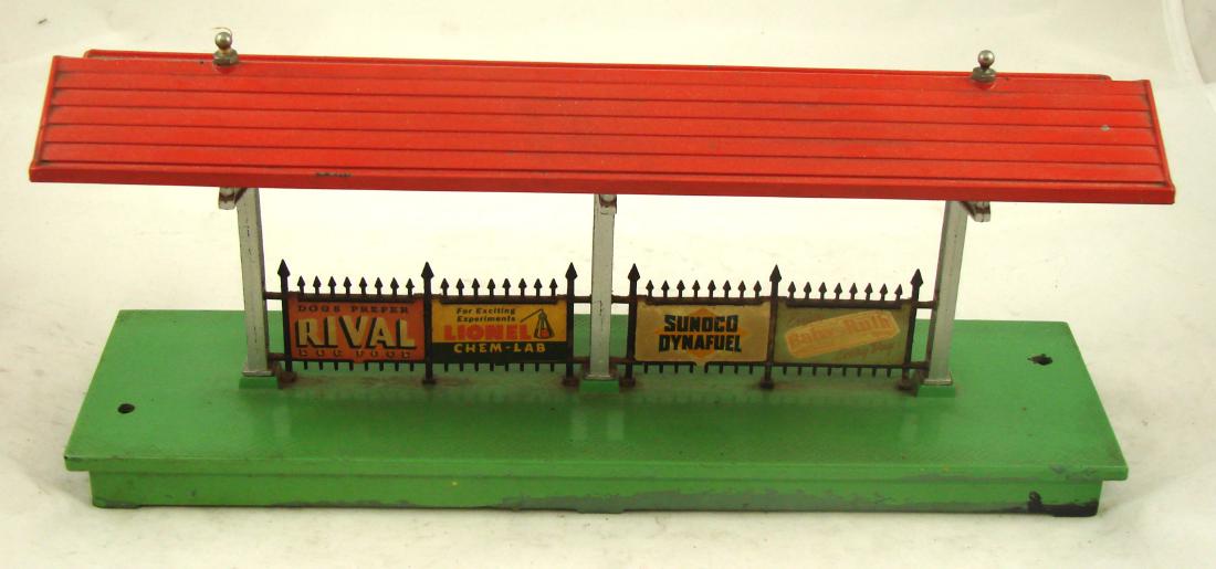 LIONEL 156-13 STATION PLATFORM (1 of 2)