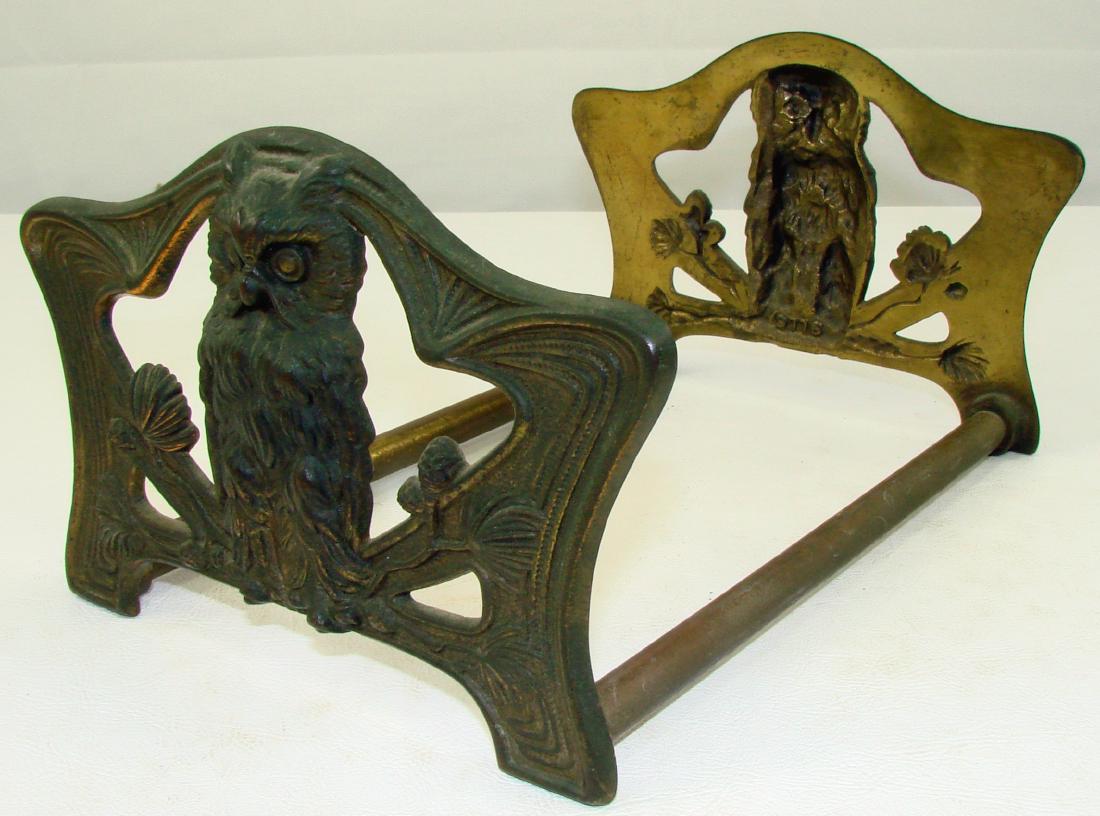 OWL ART NOUVEAU BOOK RACK: Expandable metal bookrack, bronze patina cast iron ends; ends stamped "9776"; likely Bradley & Hubbard or J. L. Judd; L-8 1/2" - 15", VG+