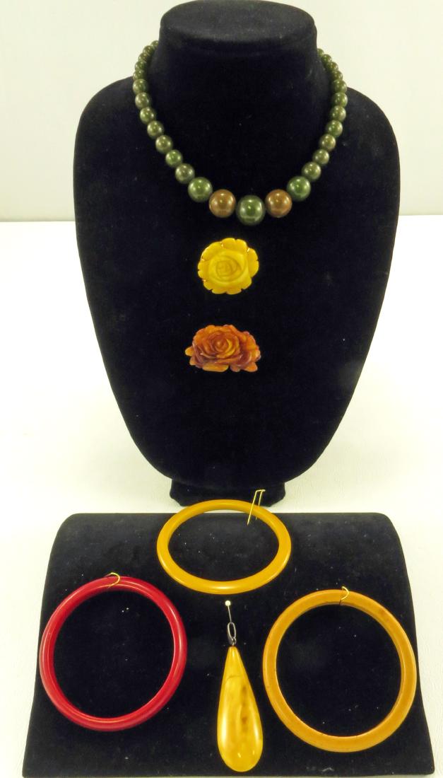 (7) PIECES VINTAGE BAKELITE JEWELRY (1 of 6)
