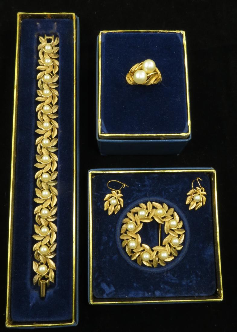 AVON DEMI PARURE SET: RING, PIN, BRACELET & EARRINGS (1 of 16)