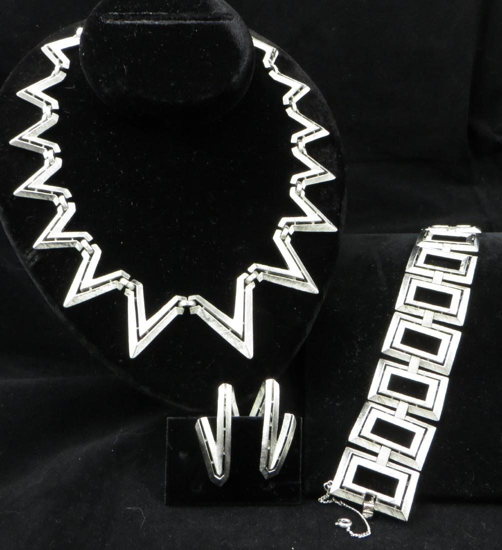 TRIFARI DEMI PARURE SET-NECKLACE, BRACELET, EARRINGS (1 of 12)