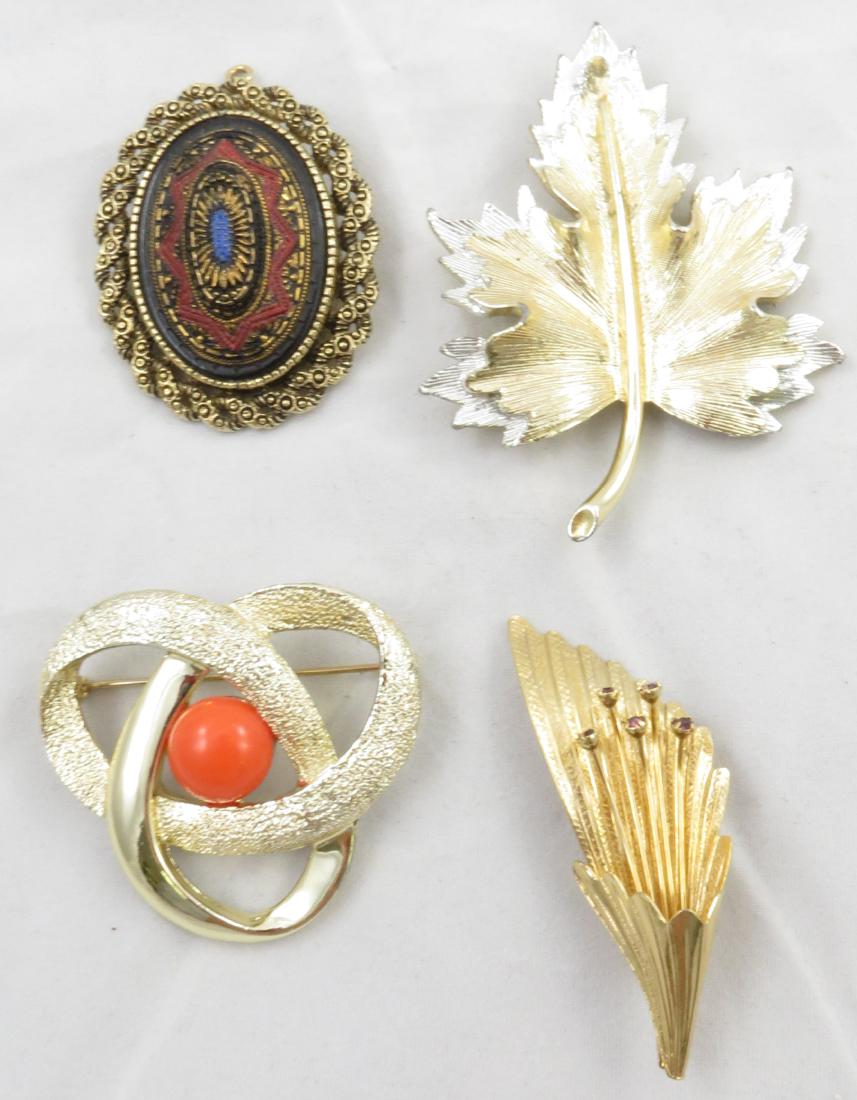 SARAH COVENTRY GOLD TONE BROOCHES (4) (1 of 12)
