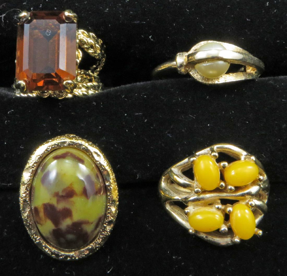(5) GOLDTONE COSTUME RINGS, SARAH COVENTRY, ETC. (1 of 8)