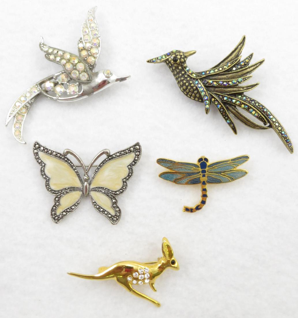 (5) FIGURAL COSTUME JEWELRY PINS: Includes: (1) dragonfly goldtone pin, enameled, "We Spear Design 1988 - 907/588-4192; L-1 5/8"; (1) sivlertone butterfly pin, enamel with faux marcasite; unsigned, L-1 7/8; (1) kangaroo, goldtone, set