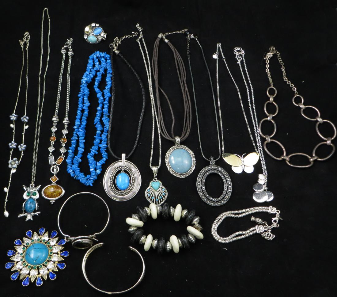 LARGE LOT CONTEMPORARY SOUTHWEST/SILVERTONE JEWELRY (1 of 9)