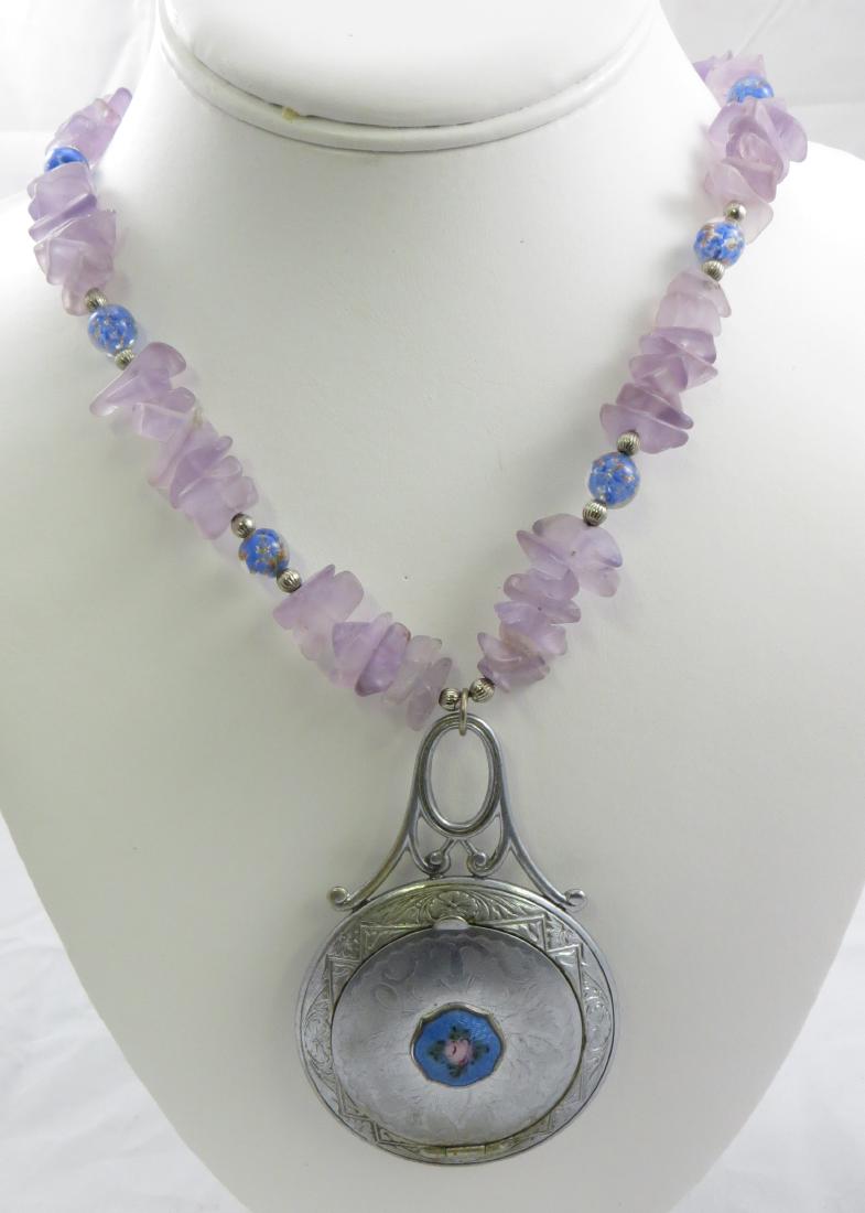 VINTAGE COMPACT NECKLACE (1 of 6)