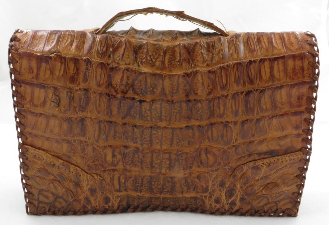 VINTAGE ALLIGATOR PURSE (1 of 8)