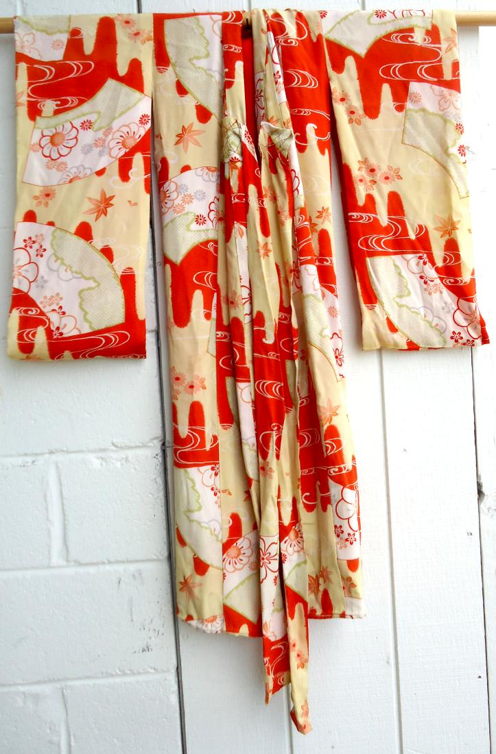 CHILD'S JAPANESE SILK KIMONO (1 of 9)