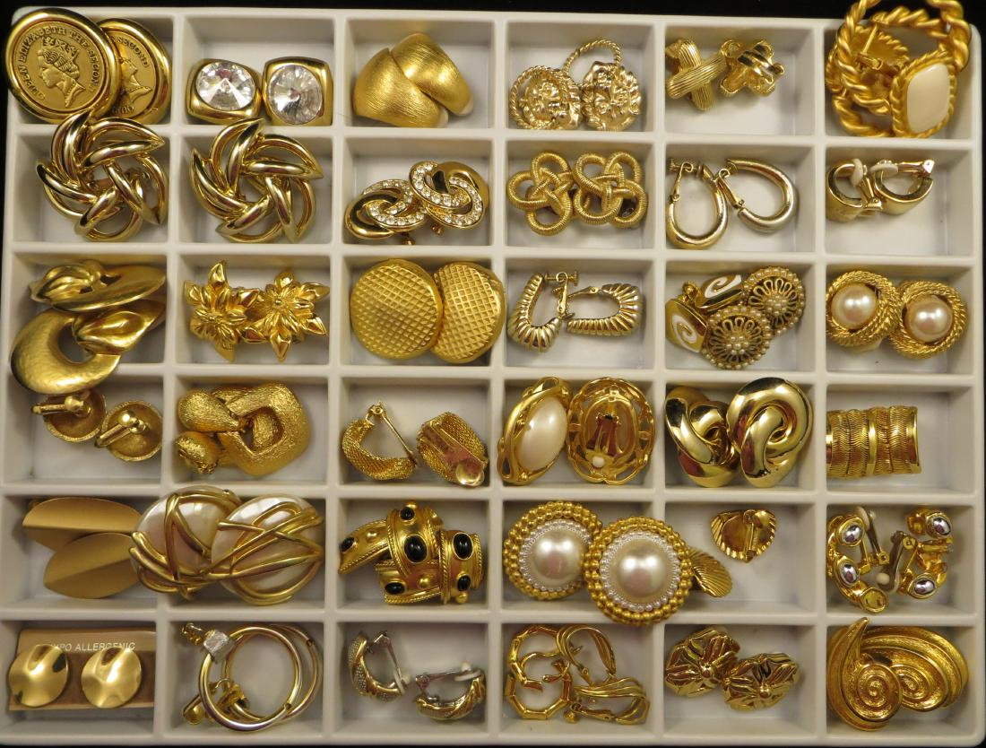 (35+) PAIRS OF EARRINGS (1 of 5)