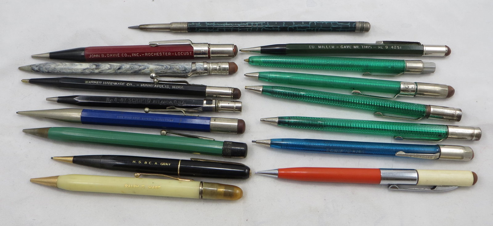 (16) VINTAGE MECHANICAL PENCILS: (7) Scripto, (3) Autopoint, (1) Finess, (1) Wearever, (1) Venus, (1) Phoenix Mutual, (1) A.L.P. Co., (1) Dur-o-lite; most erasers need replacing; many are advertising pencils; longest 6 3/4", G