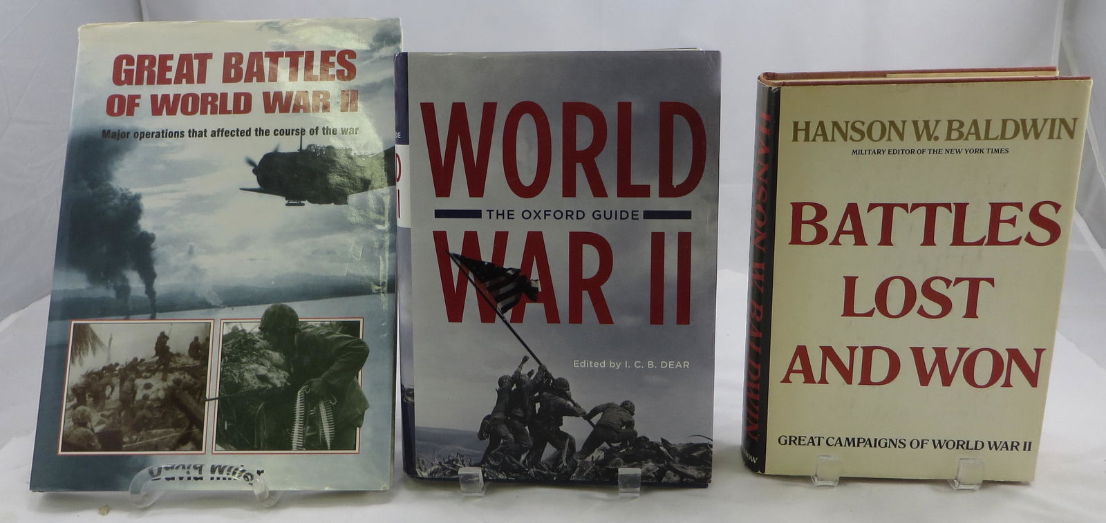 (3) WORLD WAR II BOOKS - BATTLES & MISC. INFORMATION: (1) " The Oxford Guide To World War II" , I C B Dear, General Editor, 1995; (1) "Great Battles of World War II", David Miller, 1998; (1) "Battles Lost and Won", Hanson W Baldwin, 1966, 1st ed.; All wi