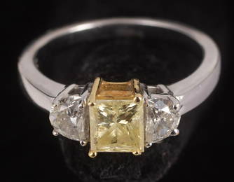 18K WHITE GOLD YELLOW DIAMOND RING