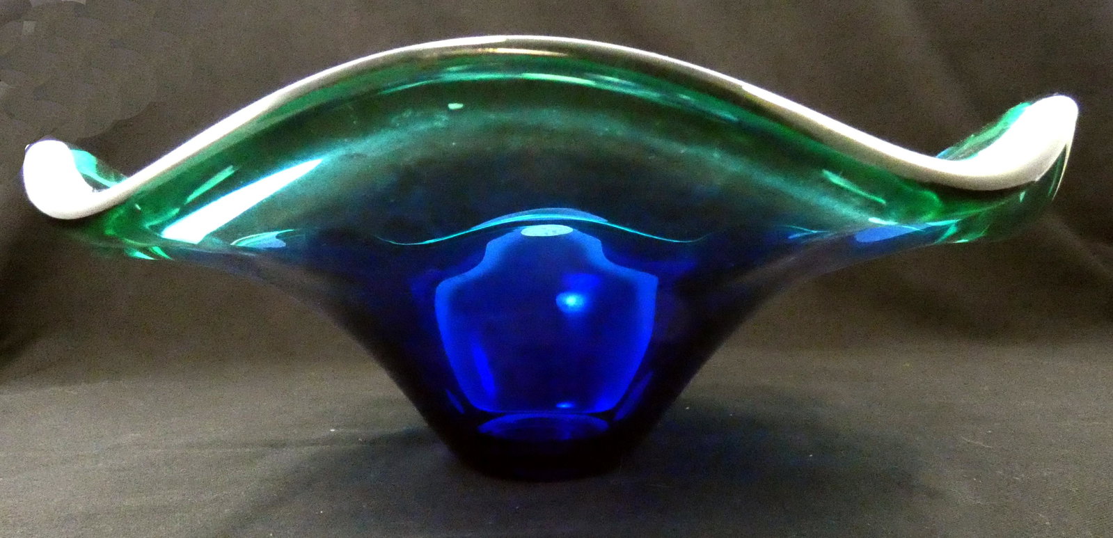 MURANO BLOWN GLASS CENTERBOWL: Blue and green with ruffled rim, retains "Murano Glass Crystal Clear Made in Italy" foil label, Dia.-13", H-4 1/2", EX