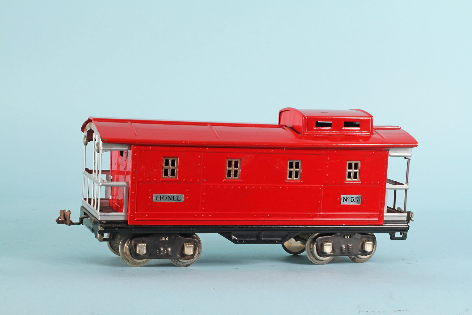 LIONEL 517 STANDARD GAUGE CABOOSE: Lionel 517 standard gauge caboose;