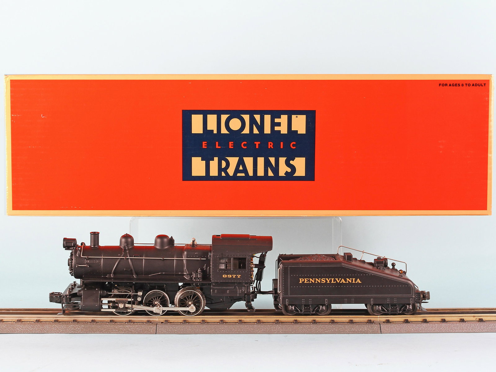 LIONEL PRR 0-6-0 B6 SWITCHER LOCO & TENDER, IN BOX: Lionel O gauge Pennsylvania 0-6-0 B6 Switcher locomotive and tender in original box no. 6-18000; box 23 1/2" x 6 3/4" x 4 1/8";