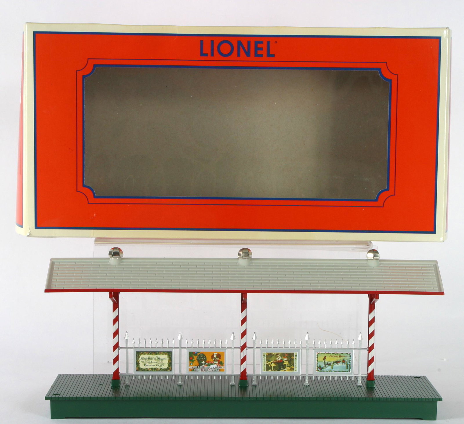 LIONEL CHRISTMAS STATION PLATFORM: Original box; plastic; 6-37121; O Gauge; box L-13 1/2";