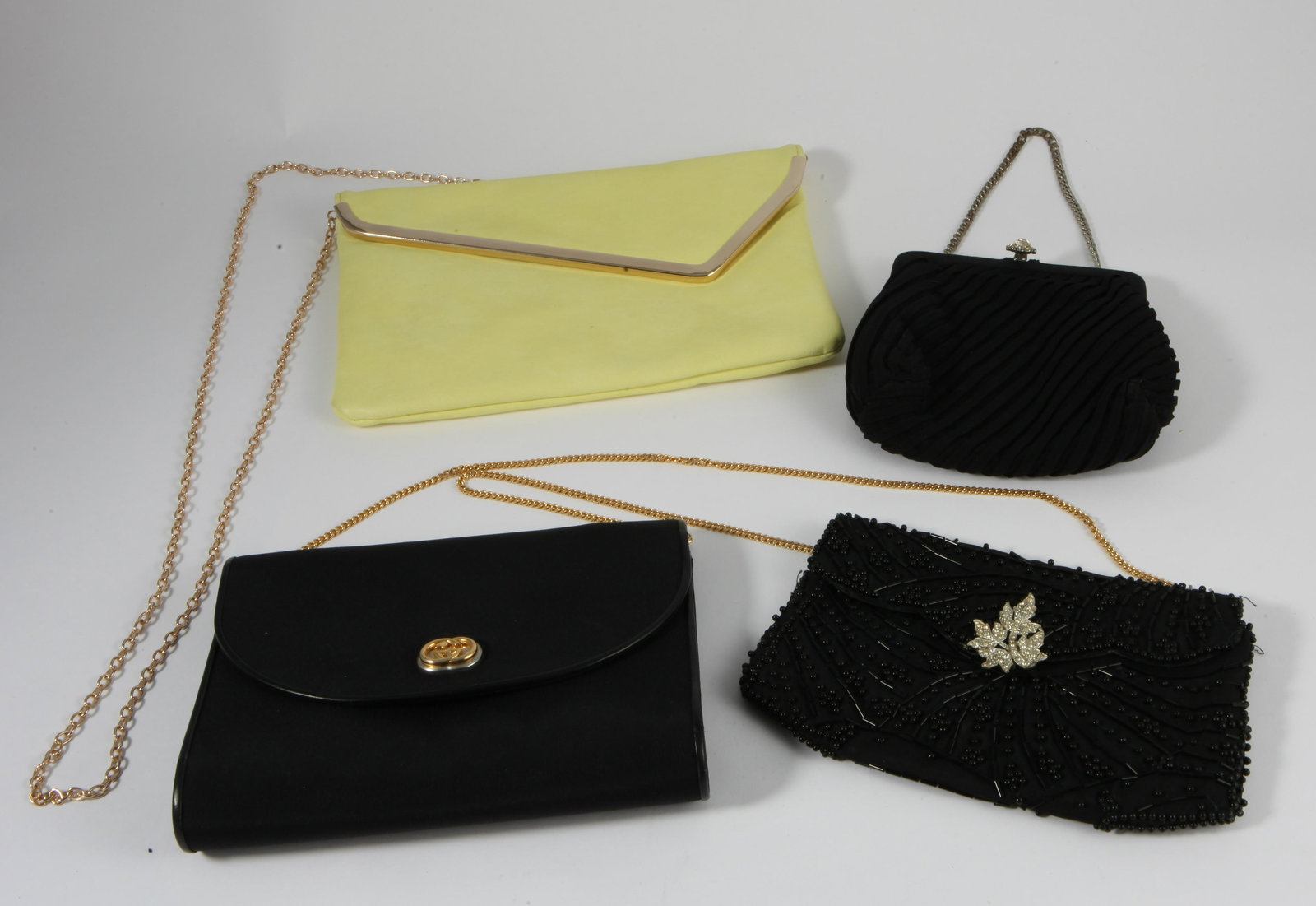 (4) VINTAGE PURSES (1 of 1)