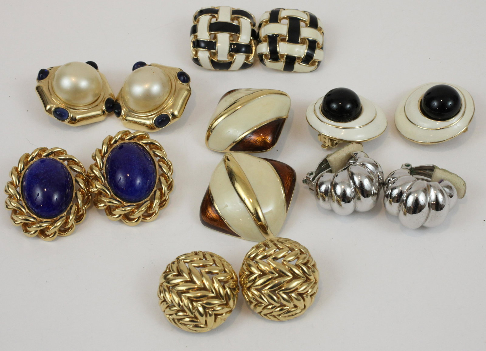 (7) PAIR VINTAGE CINER CONSTUME CLIP EARRINGS (1 of 7)