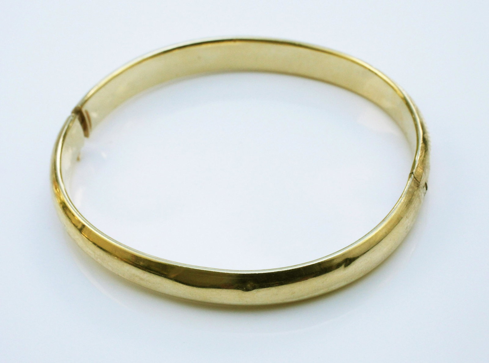 14K YELLOW GOLD BANGLE BRACELET (1 of 4)
