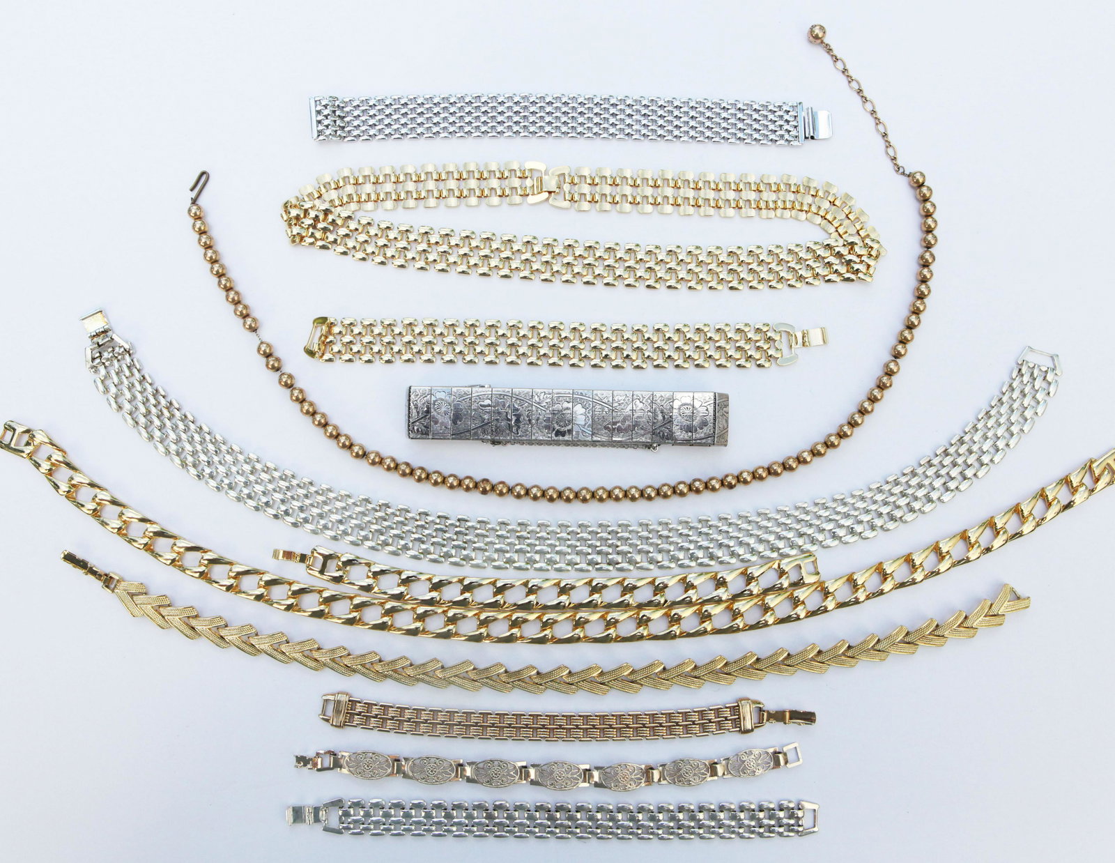 (12) PCS. COSTUME NECKLACES & BRACELETS (1 of 4)