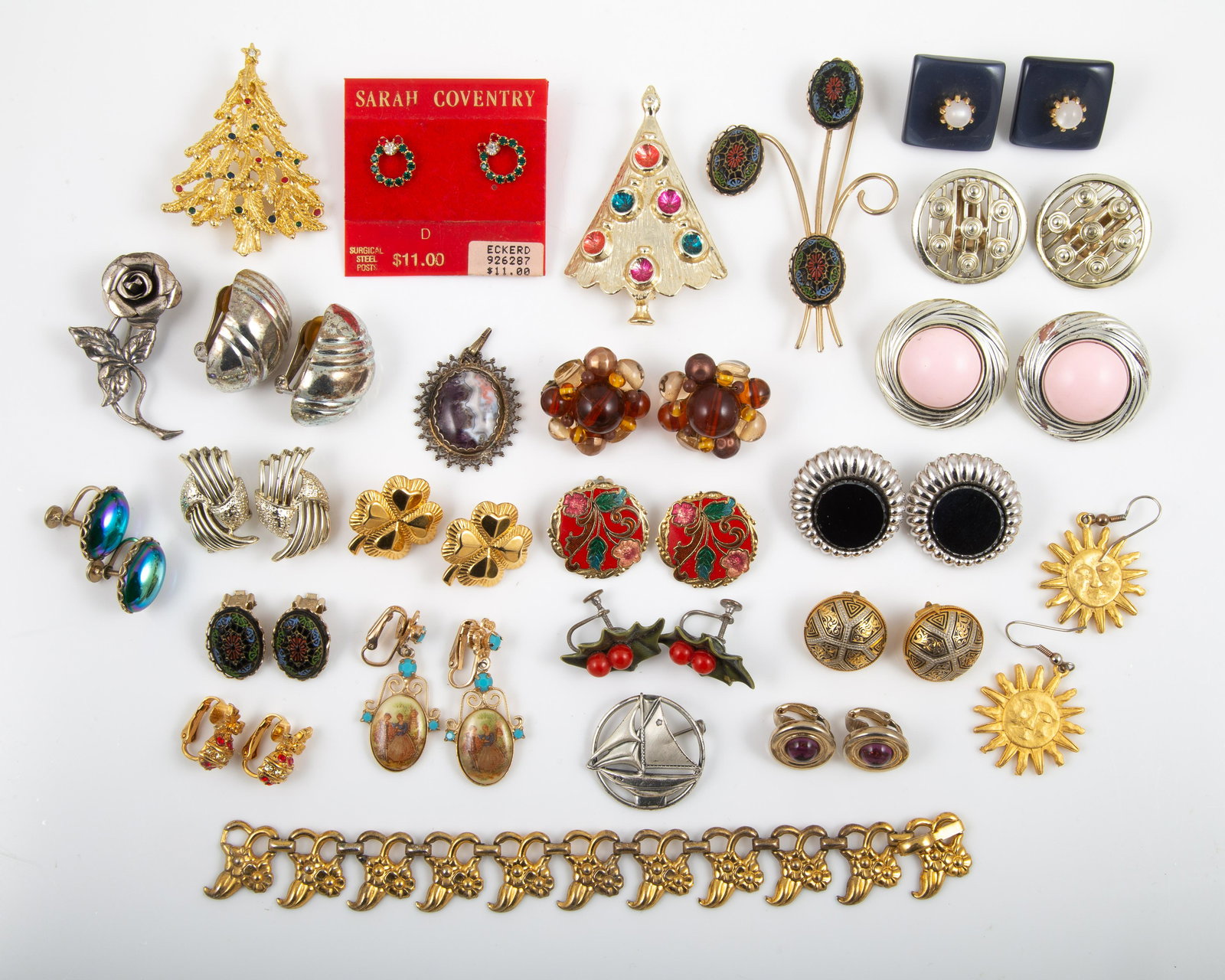 (25+/-) PCS. COSTUME JEWELRY (1 of 8)