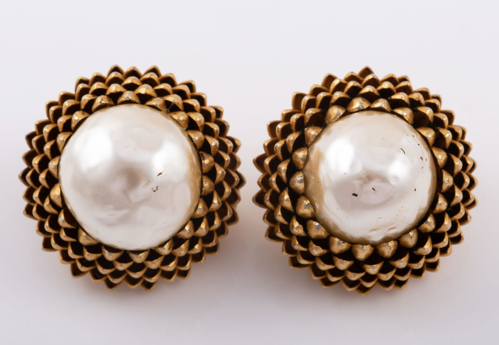MIRIAM HASKELL VINTAGE FAUX PEARL EARRINGS (1 of 3)