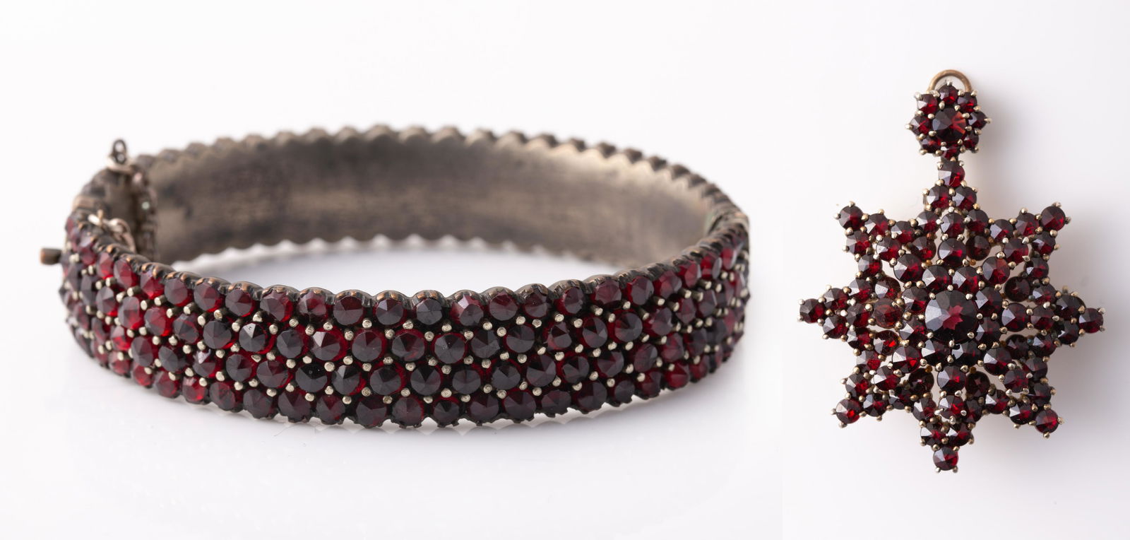 BOHEMIAN GARNET PENDANT / BROOCH and BRACELET (1 of 6)