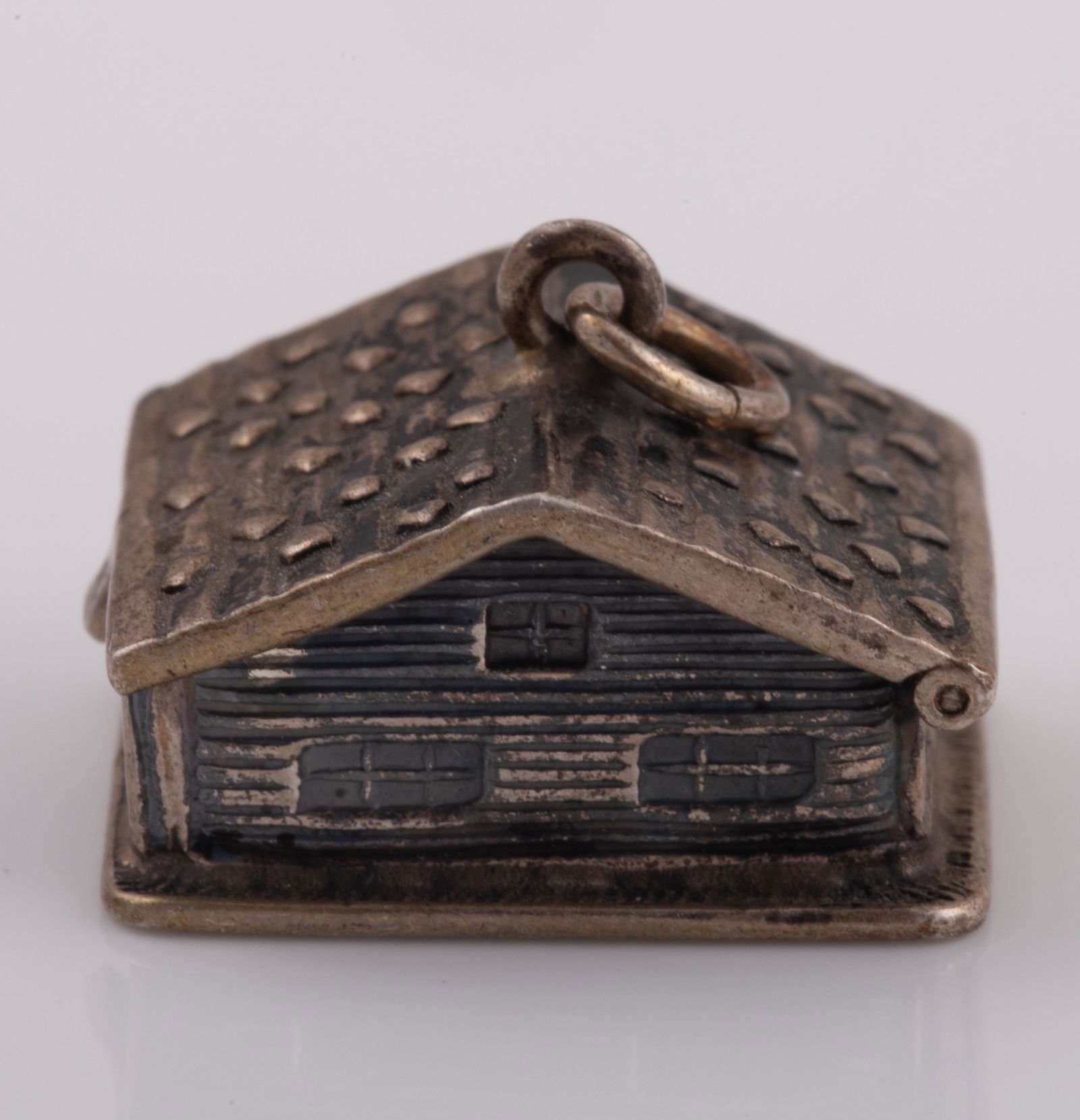 STERLING MECHANICAL CABIN CHARM (1 of 4)