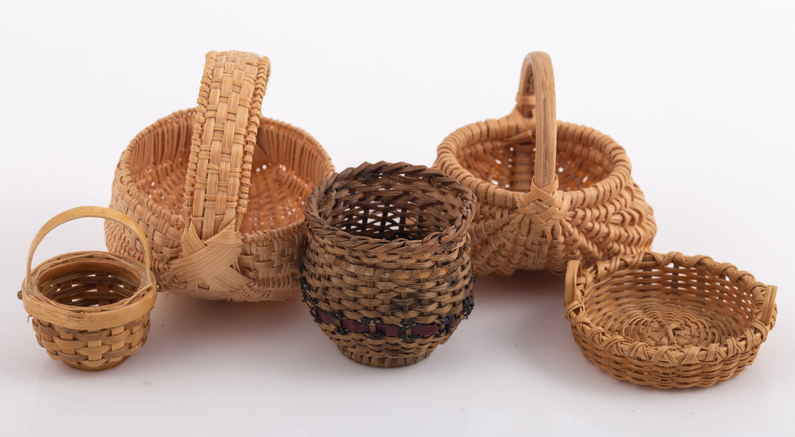 (5) ARTISAN MADE DOLLHOUSE MINIATURE BASKETS- SIGNED (1 of 6)