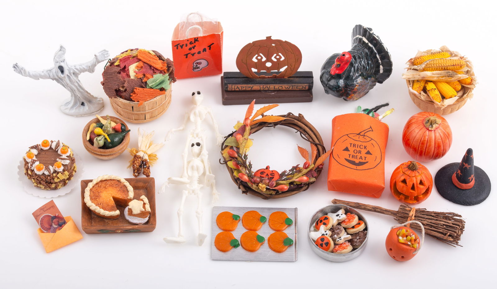 (20+) HALLOWEEN & FALL RELATED DOLLHOUSE MINIATURES (1 of 9)