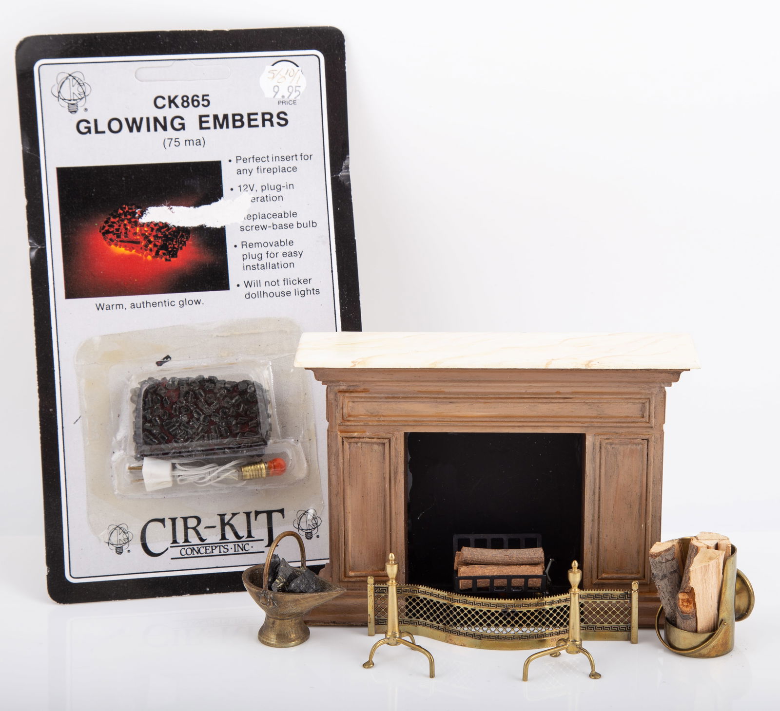 DOLLHOUSE MINIATURE FIREPLACE / HEARTH & ACCESSORIES (1 of 4)