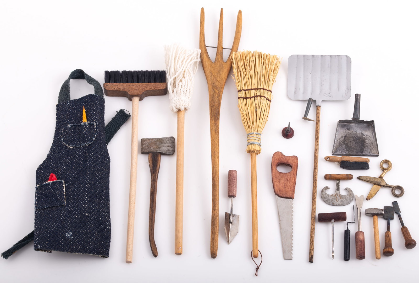 (20) DOLLHOUSE MINIATURE WORKSHOP TOOLS (1 of 3)