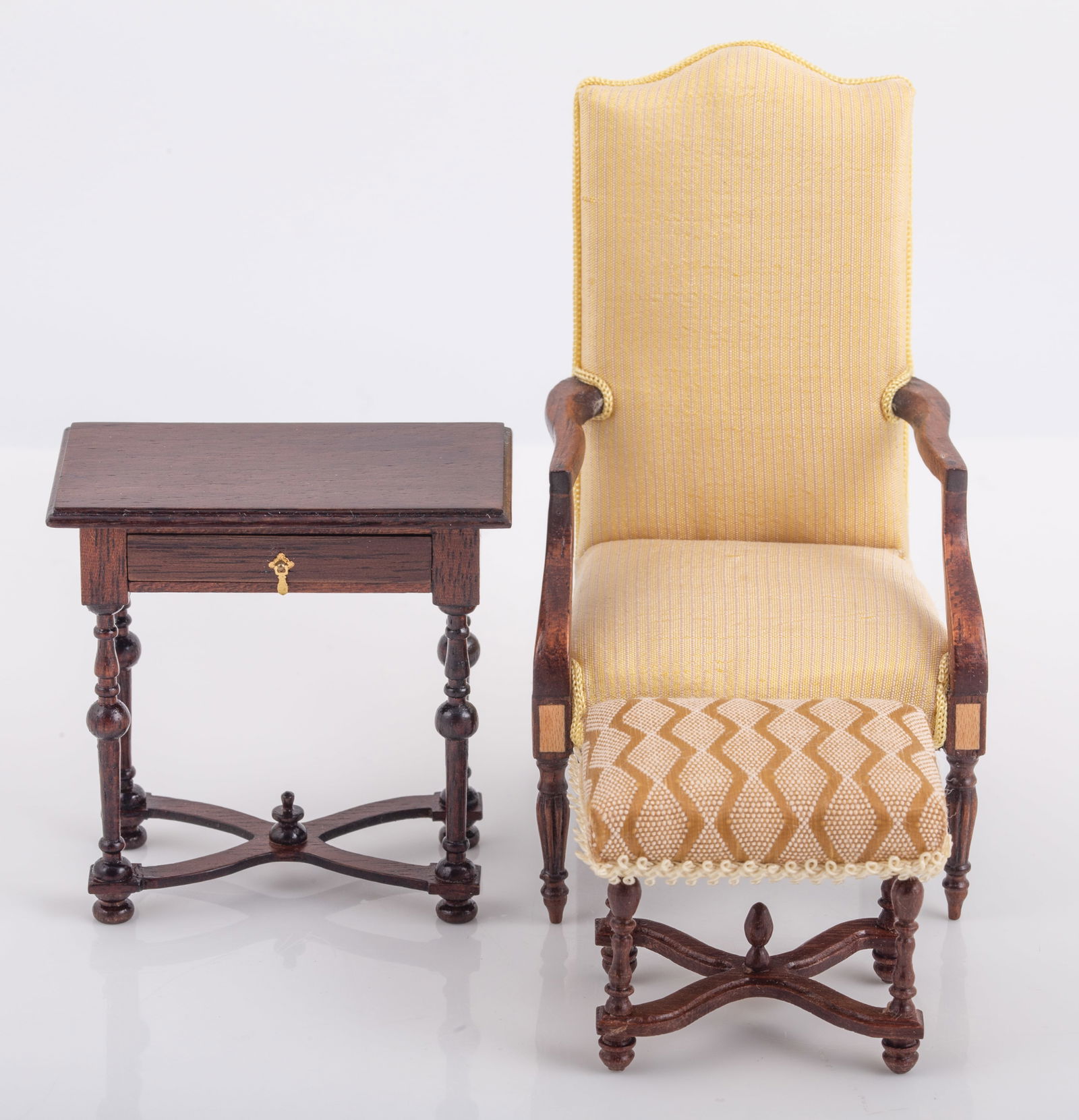 (3) ARTISAN MADE DOLLHOUSE MINIATURE FURNITURE (1 of 7)