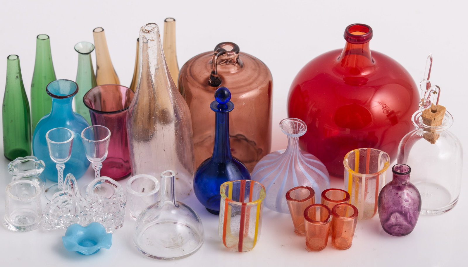 LARGE SELECTION OF BLOWN GLASS DOLLHOUSE MINIATURES (1 of 7)