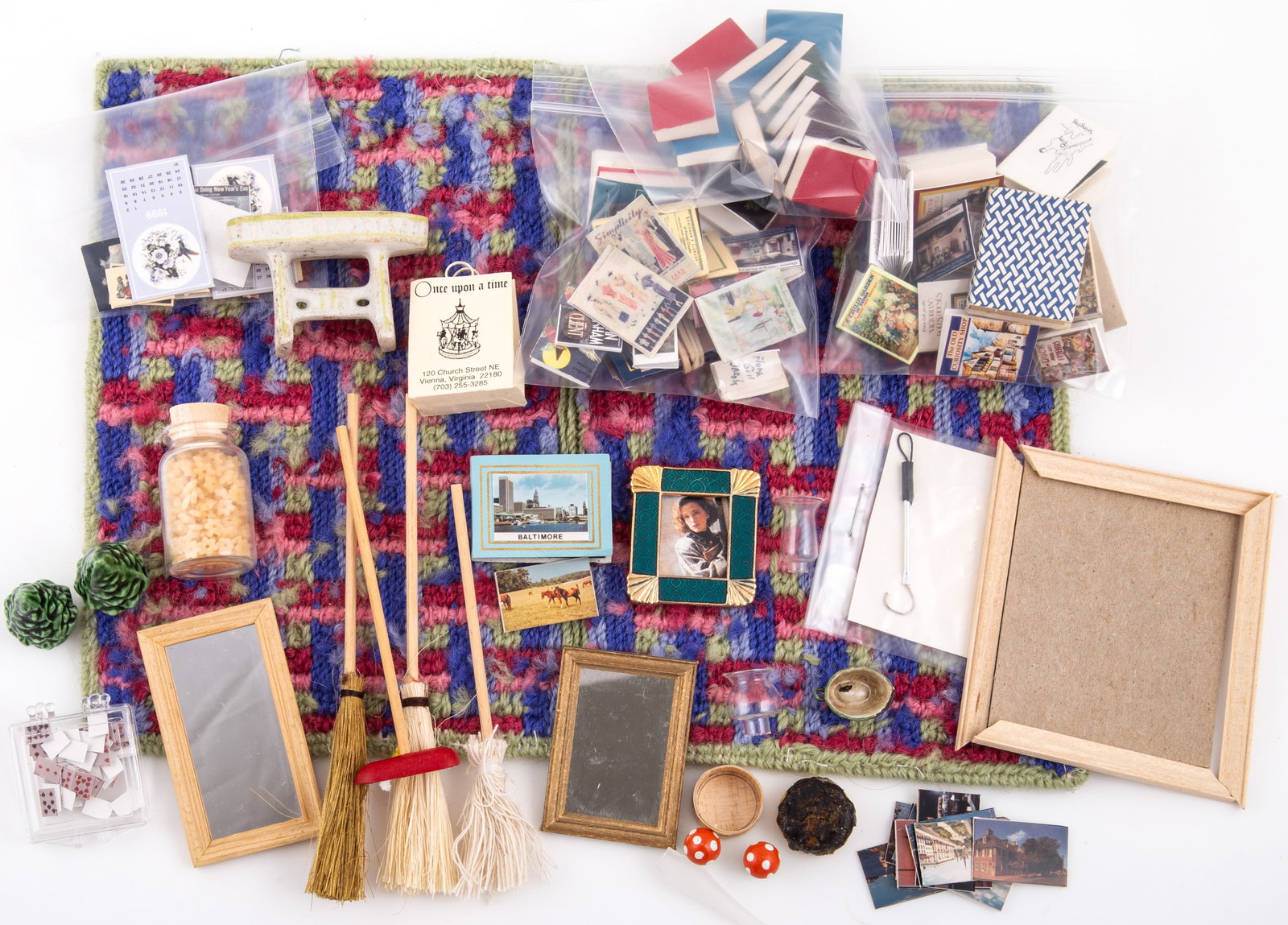 LARGE LOT OF DOLLHOUSE EPHEMERA, ACCESSORIES, ETC. (1 of 7)